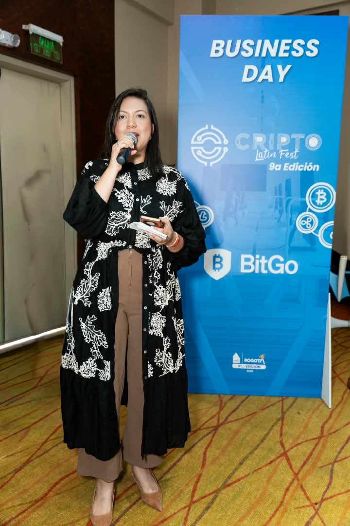 Katha Jiménez hablando durante el Business Day de Cripto Latin Fest